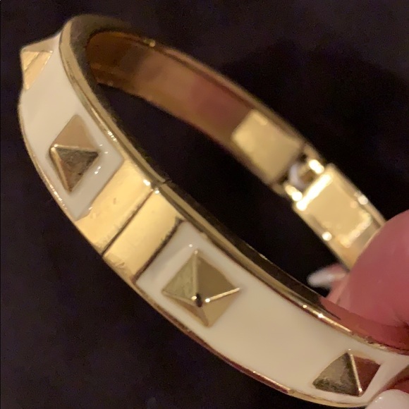 Gold&. Ivory studded bracelet - Picture 4 of 5